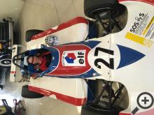 Klára Kovaříková, moderátorka Cyklopotulek zkouší automobil v Classic car muzeu v Moravanech nad Váhom.