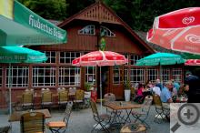 Hned za hraničním mostem v Hardeggu se skrývá příjemná hospůdka