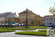 Náměstí v Polici nad Metují není ničím neobvyklé